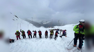 Bei dem Unglück starben vier Tourengeher, die an einem Steilhang unterwegs waren. (Foto: -/Italienische Bergwacht/dpa)