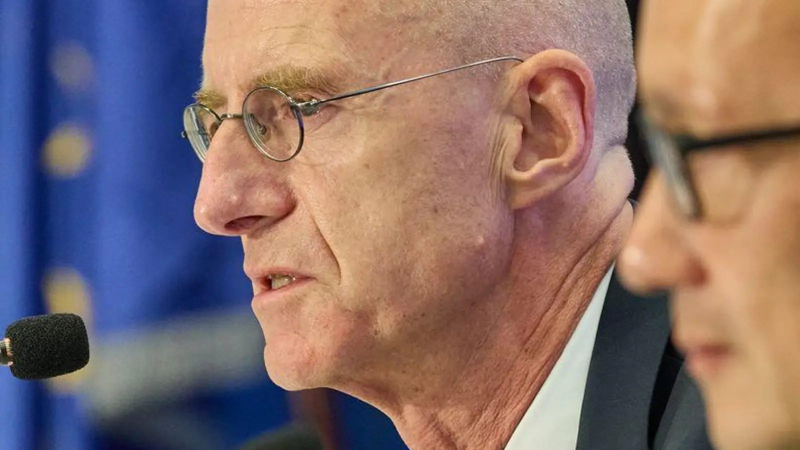 Die Polizei nahm einen 20-Jährigen wegen Mordverdachts fest.  (Foto: Georg Wendt/dpa)