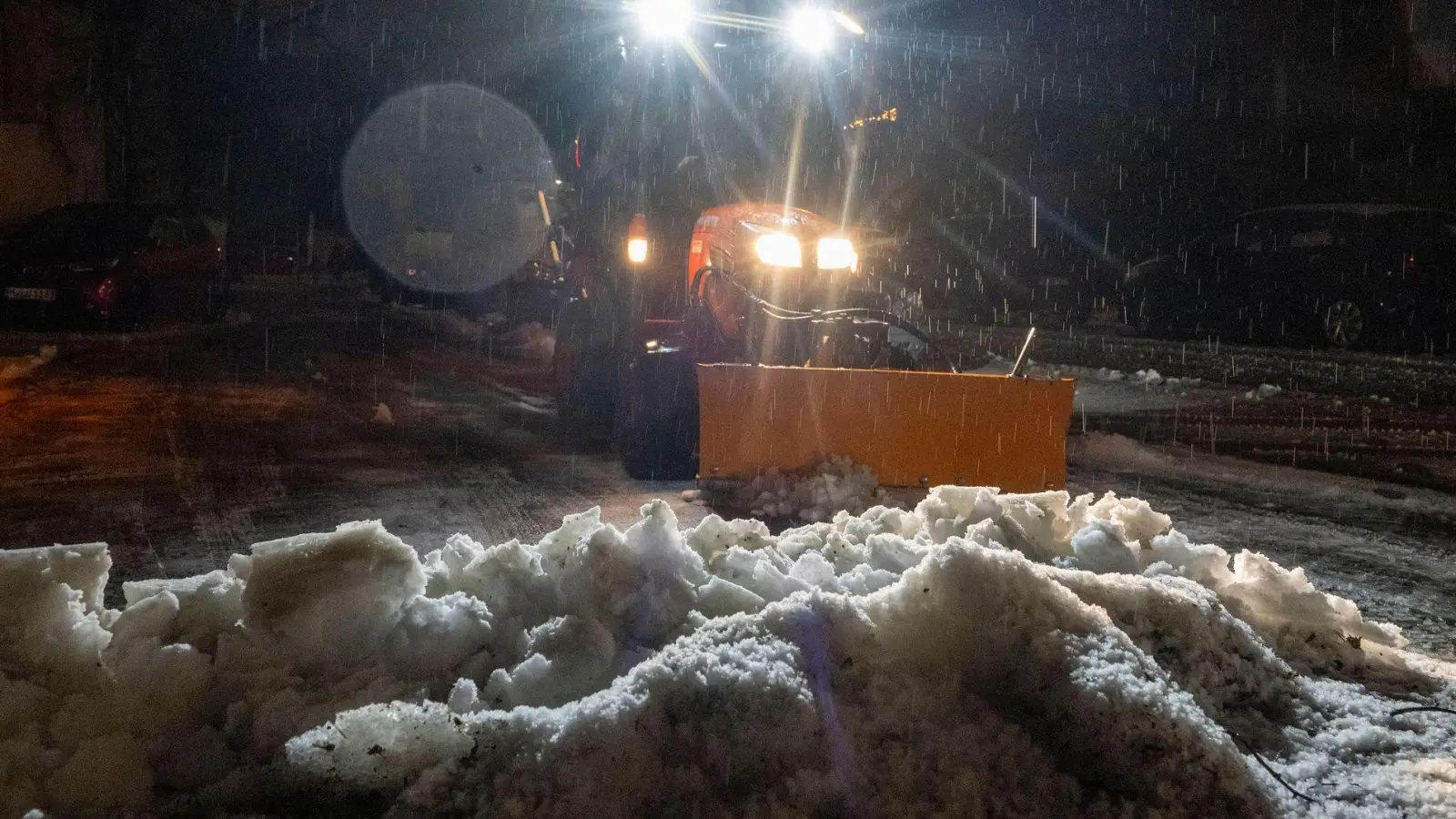 Vielerorts hatten die Räumdienste gut zu tun. (Foto: Stefan Puchner/dpa)