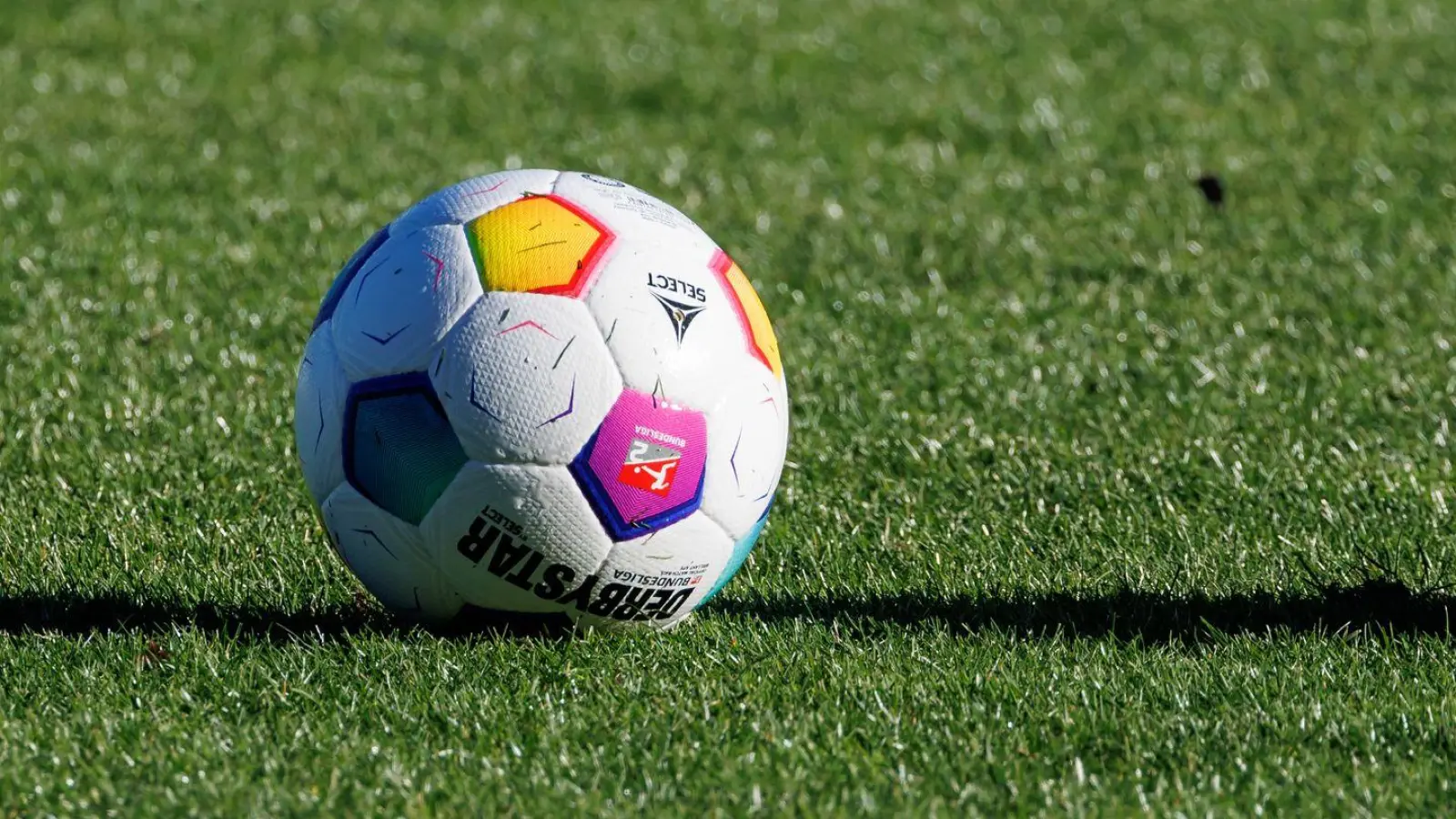 Fußball-Landesligist SVG Steinachgrund spielte im letzten Test vor dem Saisonstart 1:1 beim Bezirksligisten SV Schwaig. (Foto: Daniel Karmann/dpa)