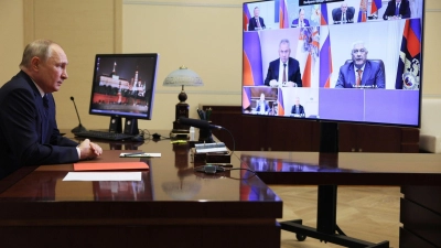 Kremlchef Wladimir Putin bei einer Videokonferenz des russischen Sicherheitsrates. (Foto: Gavriil Grigorov/Pool Sputnik Kremlin/AP/dpa)