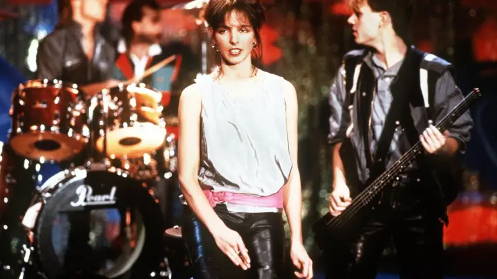 Popsängerin Nena mit ihrer Band bei einem Auftritt 1984. (Foto: Gerecht/dpa)