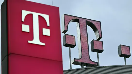 Die Deutsche Telekom konnte ihren  Umsatz und Gewinn erhöhen. (Foto: Federico Gambarini/dpa)