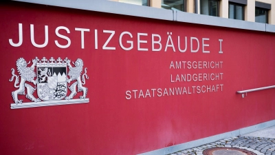 Die Coburger Staatsanwaltschaft ermittelt gegen einen Mediziner. (Symbolbild) (Foto: Daniel Vogl/dpa)
