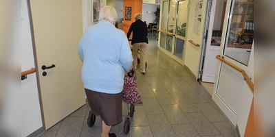 Der Bedarf an Betreuung und Pflege alter Menschen steigt, auch weil immer weniger Angehörige ihre betagten Familienmitglieder unterstützen können. (Foto: Silvia Schäfer)