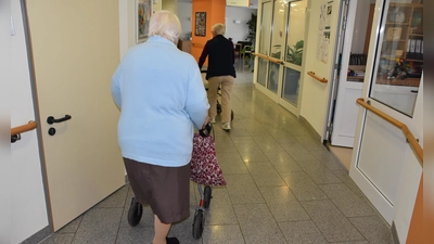 Der Bedarf an Betreuung und Pflege alter Menschen steigt, auch weil immer weniger Angehörige ihre betagten Familienmitglieder unterstützen können. (Foto: Silvia Schäfer)