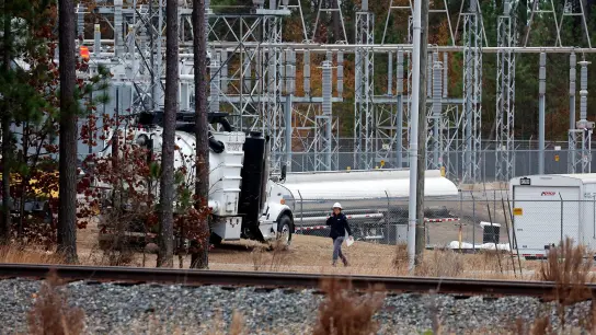 Ein Angriff auf kritische Infrastruktur hat im US-Bundesstaat North Carolina zu einem Stromausfall geführt. (Foto: Karl B Deblaker/AP/dpa)