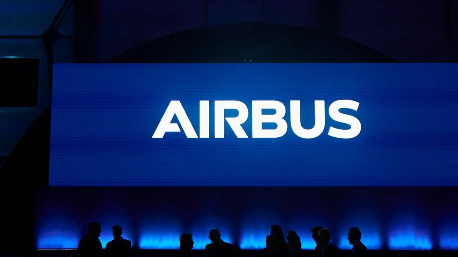 Der weltgrößte Flugzeugbauer Airbus hat seinen kriselnden Konkurrenten Boeing 2023 erneut weit hinter sich gelassen. (Foto: Joaquin Corchero/EUROPA PRESS/dpa)