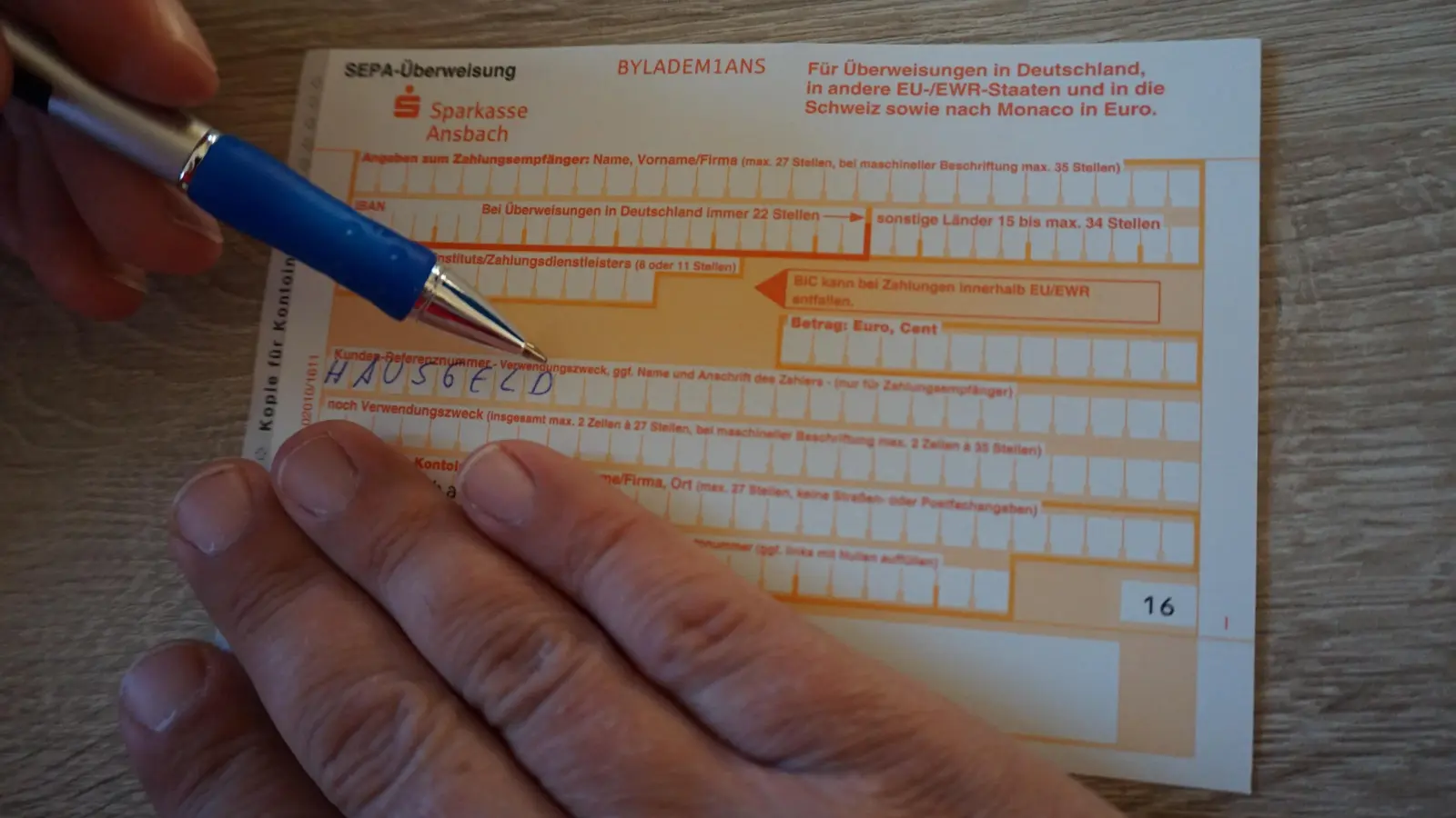 Von den Hausgeldern seiner Kundschaft zwackte der Geschäftsführer etwas ab, um Schulden zu begleichen. (Symbolbild: Andrea Walke)