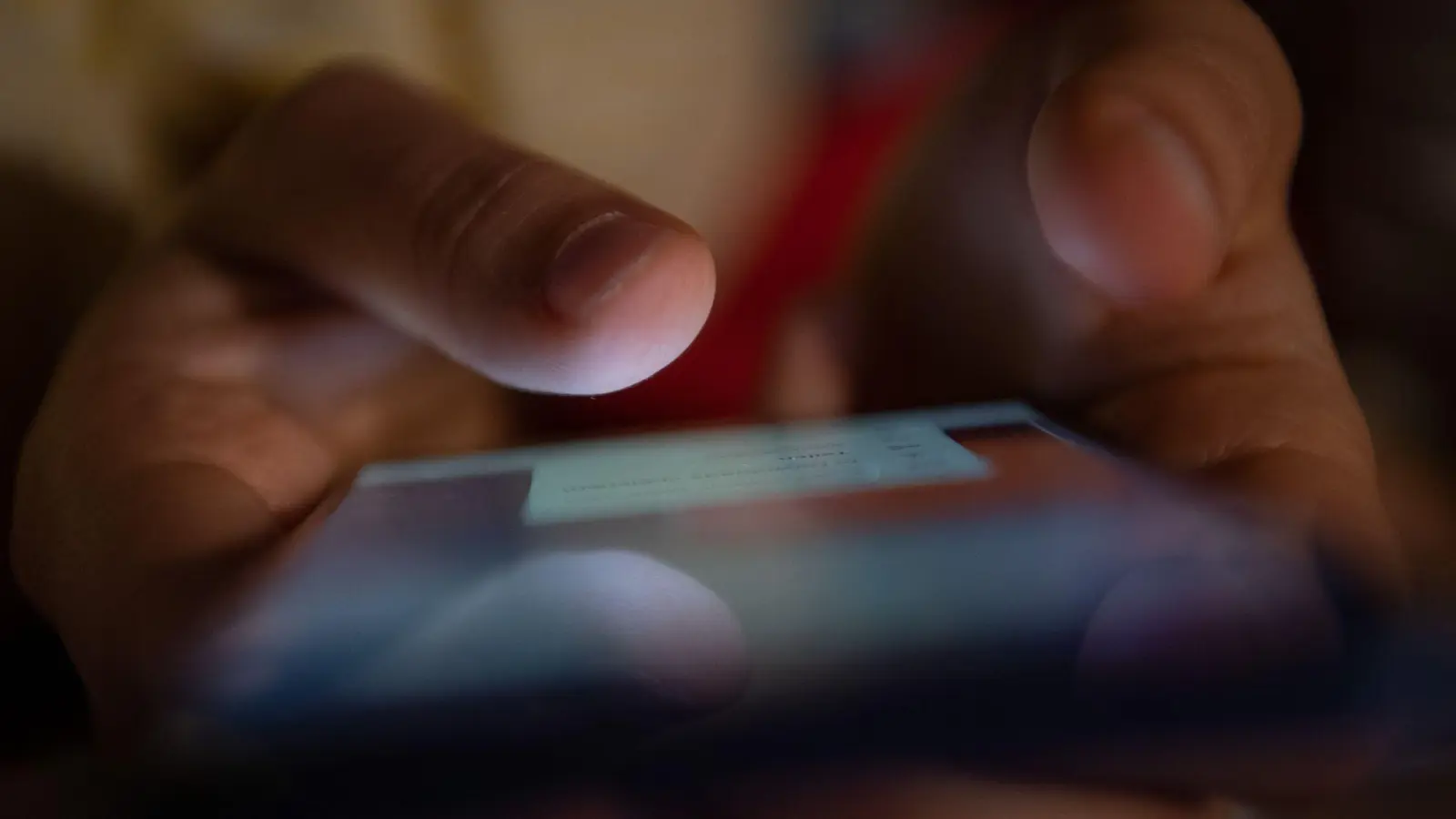 Der Digital Services Act stärkt diMehr Schutz im Netz: Trusted Flagger geben Hinweisen auf Rechtsverstöße im Netz Priorität.e Rechte der Nutzerinnen und Nutzer. (Foto: Sebastian Gollnow/dpa)