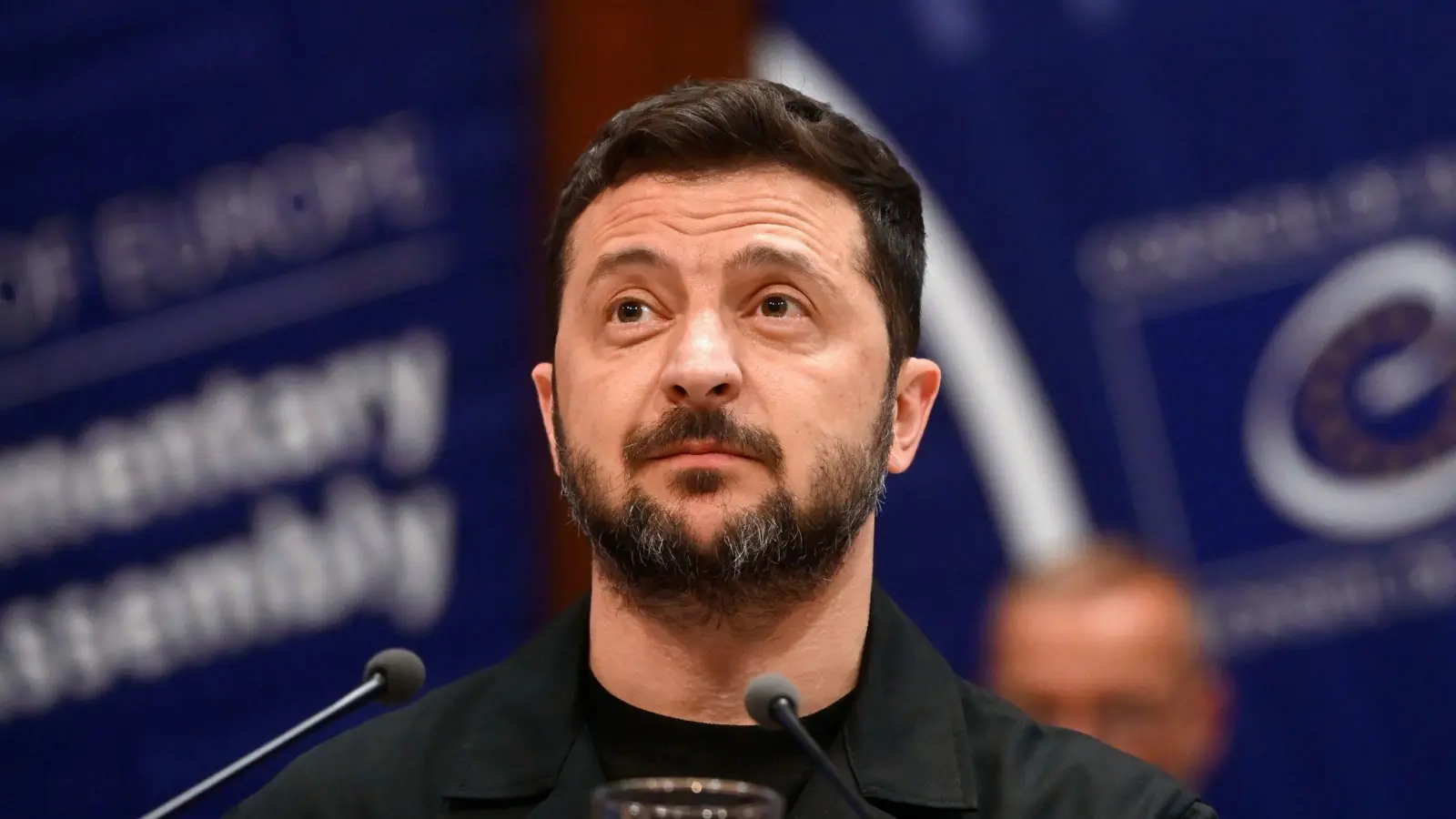 „Auf die ein oder andere Weise müssen wir den Schutz unserer Leute sicherstellen“, sagte der ukrainische Präsident Wolodymyr Selenskyj. (Archivbild) (Foto: Pascal Bastien/AP/dpa)