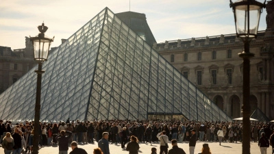 Der neue Louvre-Direktor Christophe Leribault nennt das Weltmuseum eine Einrichtung, die „außer Atem“ ist. (Archivbild) (Foto: Thomas Padilla/AP/dpa)