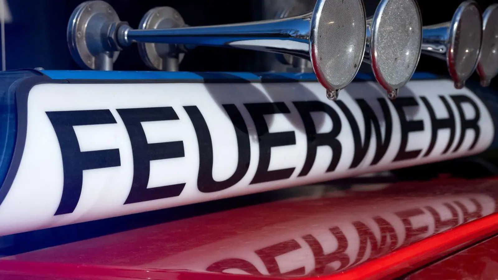 Es war ein Großaufgebot an Einsatzkräften vor Ort. (Symbolbild) (Foto: Sven Hoppe/dpa)