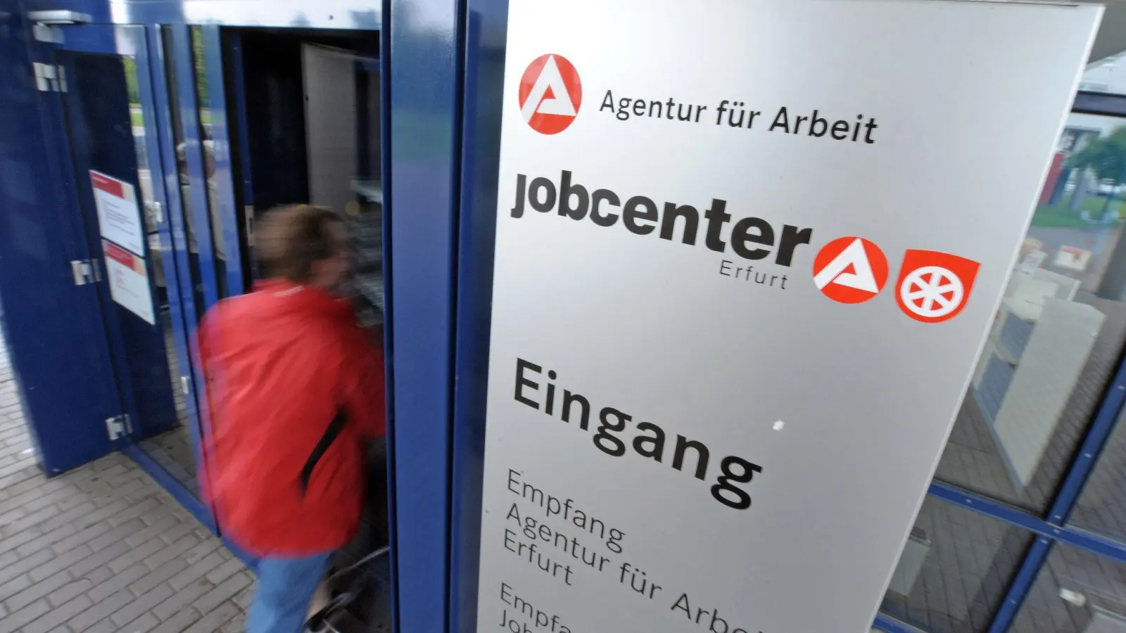 Beschäftigte von Jobcentern und anderen Behörden mit Kundenkontakt haben oft Sorge vor Übergriffen. (Archivfoto) (Foto: picture alliance / dpa)