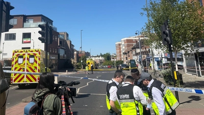 Bei einem Messerangriff wurden zwei Menschen verletzt. (Foto: Blaise Coran/PA Wire/dpa)