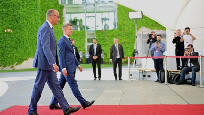 Merz und Magyar wollen nach 16 Jahren neue Wege in den deutsch-ungarischen Beziehungen beschreiten.  (Foto: Sebastian Gollnow/dpa)
