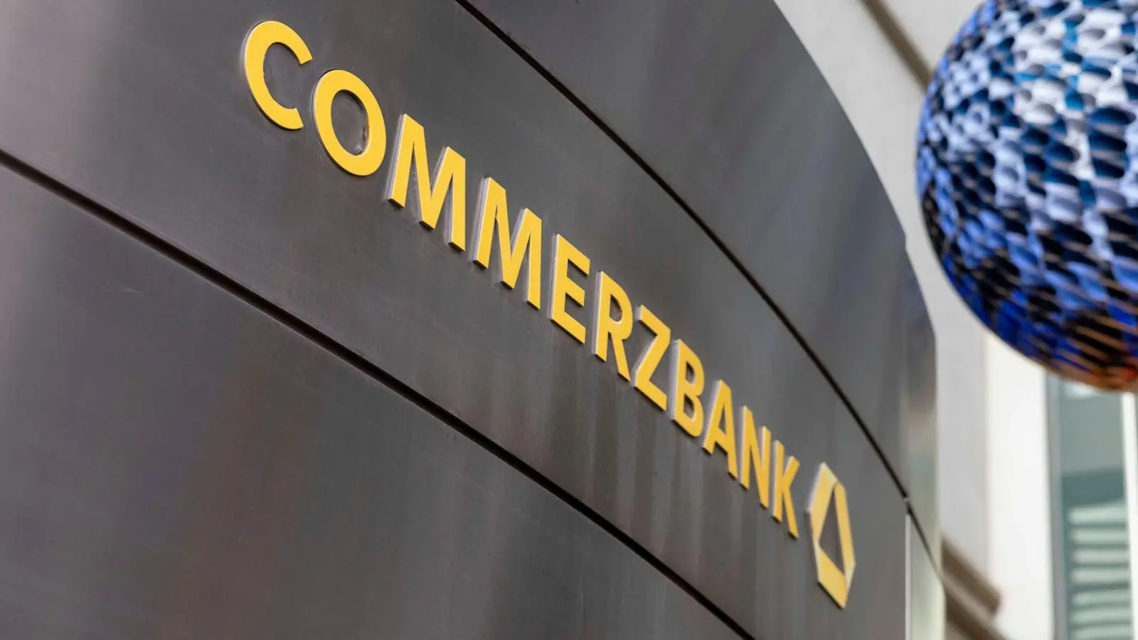 Die Commerzbank AG hat die Comdirect 2020 vollständig übernommen. (Foto: Helmut Fricke/dpa)