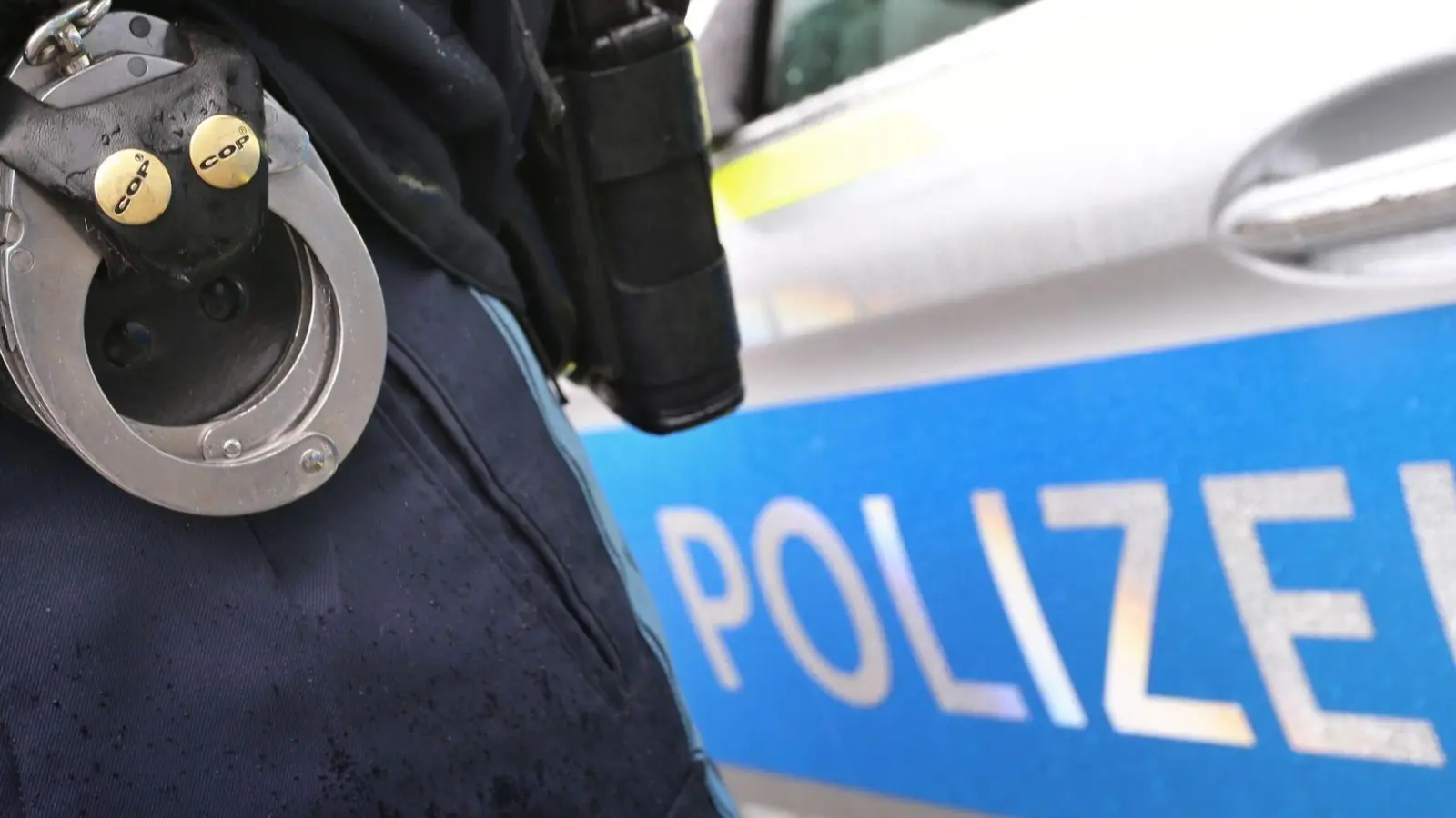 Laut Polizei wurde die Stimme der Tochter mit KI erzeugt. (Symbolbild) (Foto: Karl-Josef Hildenbrand/dpa)