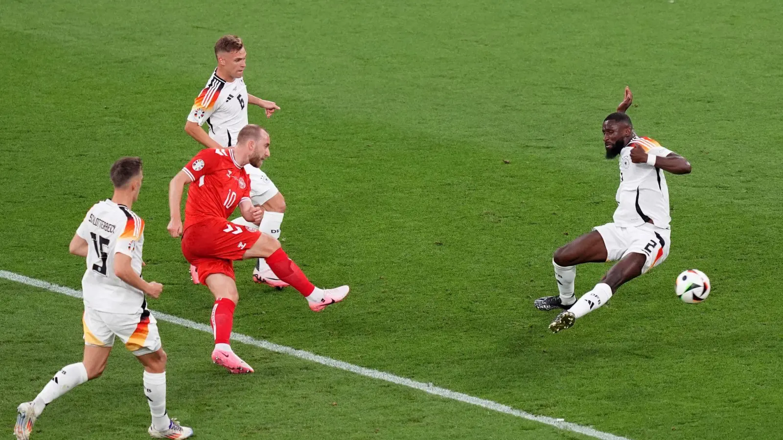 Christian Eriksen beim EM-Spiel gegen Deutschland. (Foto: Marcus Brandt/dpa)