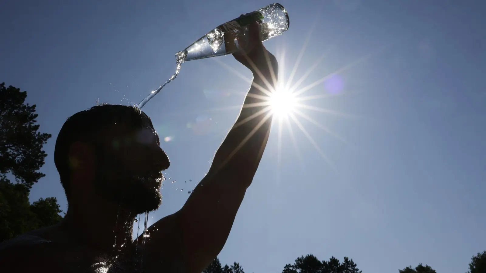 Viele Menschen suchten am Wochenende Abkühlung. (Foto: Thomas Warnack/dpa)
