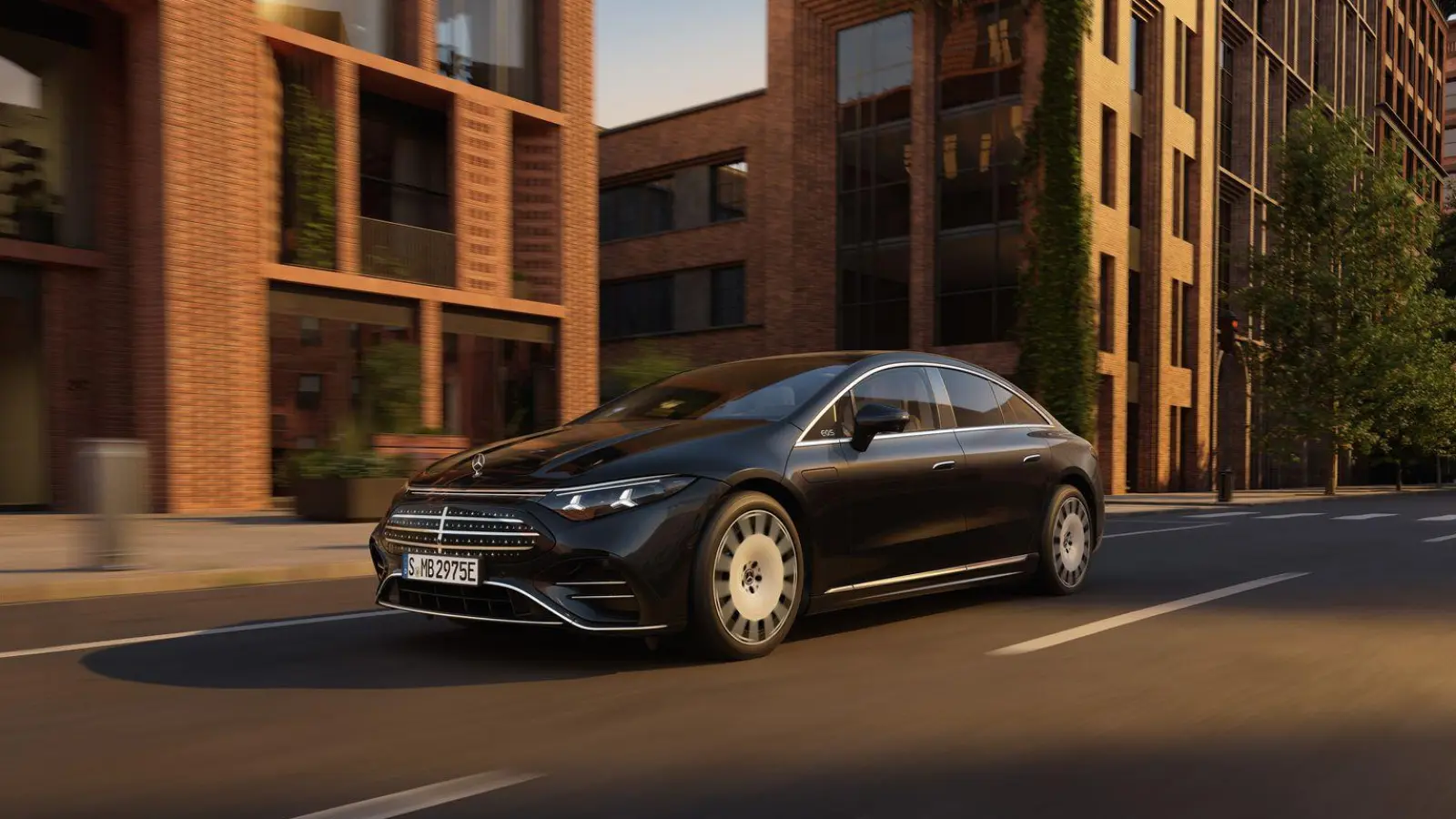 Sehen Sie es? Auf der Motorhaube des neuen EQS strahlt der klassische Mercedes-Stern. (Foto: Mercedes-Benz AG/dpa-tmn)