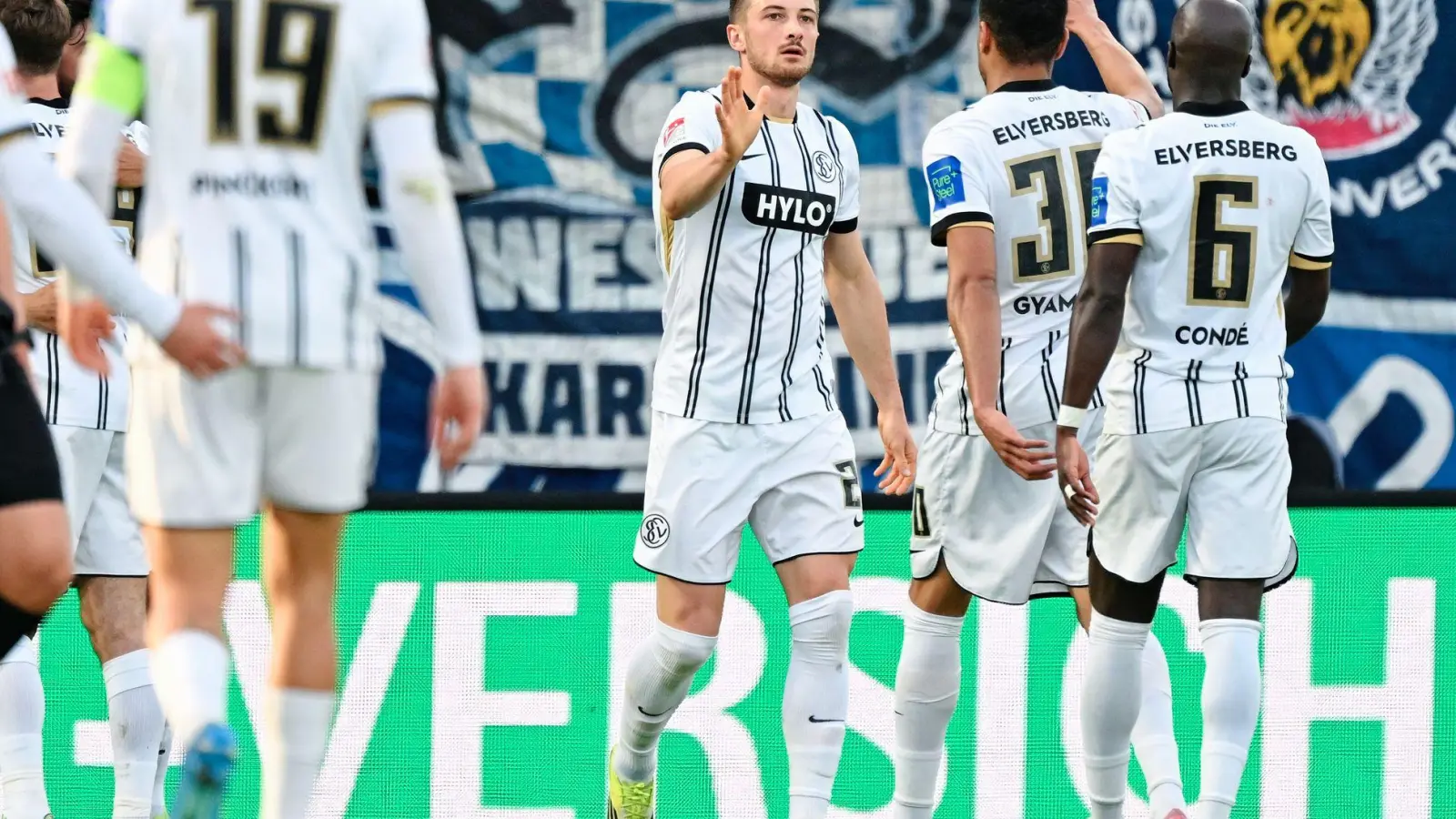 Die SV Elversberg mischt weiter im Zweitliga-Aufstiegskampf mit.  (Foto: Uwe Anspach/dpa)