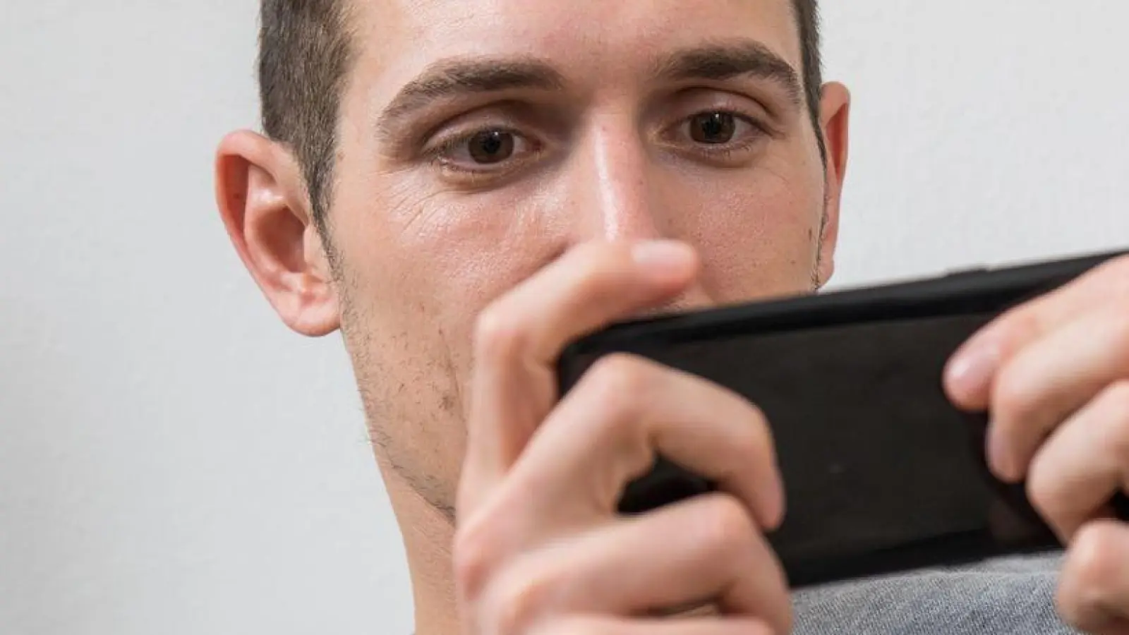 Verlockende Angebote: Bei Online-Games werden In-App-Käufe oft versteckt präsentiert. (Foto: Christin Klose/dpa-tmn)