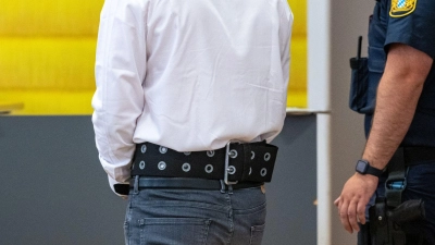 Im Prozess gegen einen 21 Jahre alten Mann wegen eines Axtangriffs in einem ICE werden nun die Plädoyers erwartet. (Archivbild) (Foto: Armin Weigel/dpa)