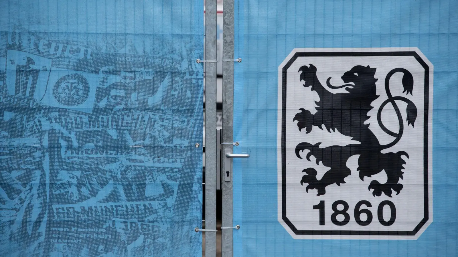 Ein verschlossenes Tor ist auf dem Trainingsgelände TSV 1860 München zu sehen. (Foto: picture alliance/Sven Hoppe/dpa/Archivbild)