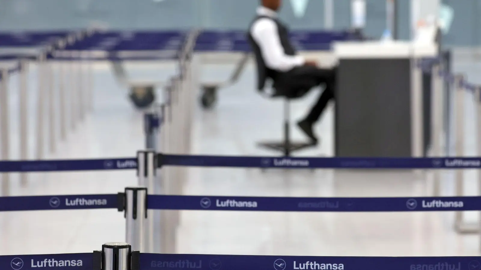 Wenig Betrieb herrschte am Dienstag in den Lufthansa-Terminals. (Foto: Karl-Josef Hildenbrand/dpa)