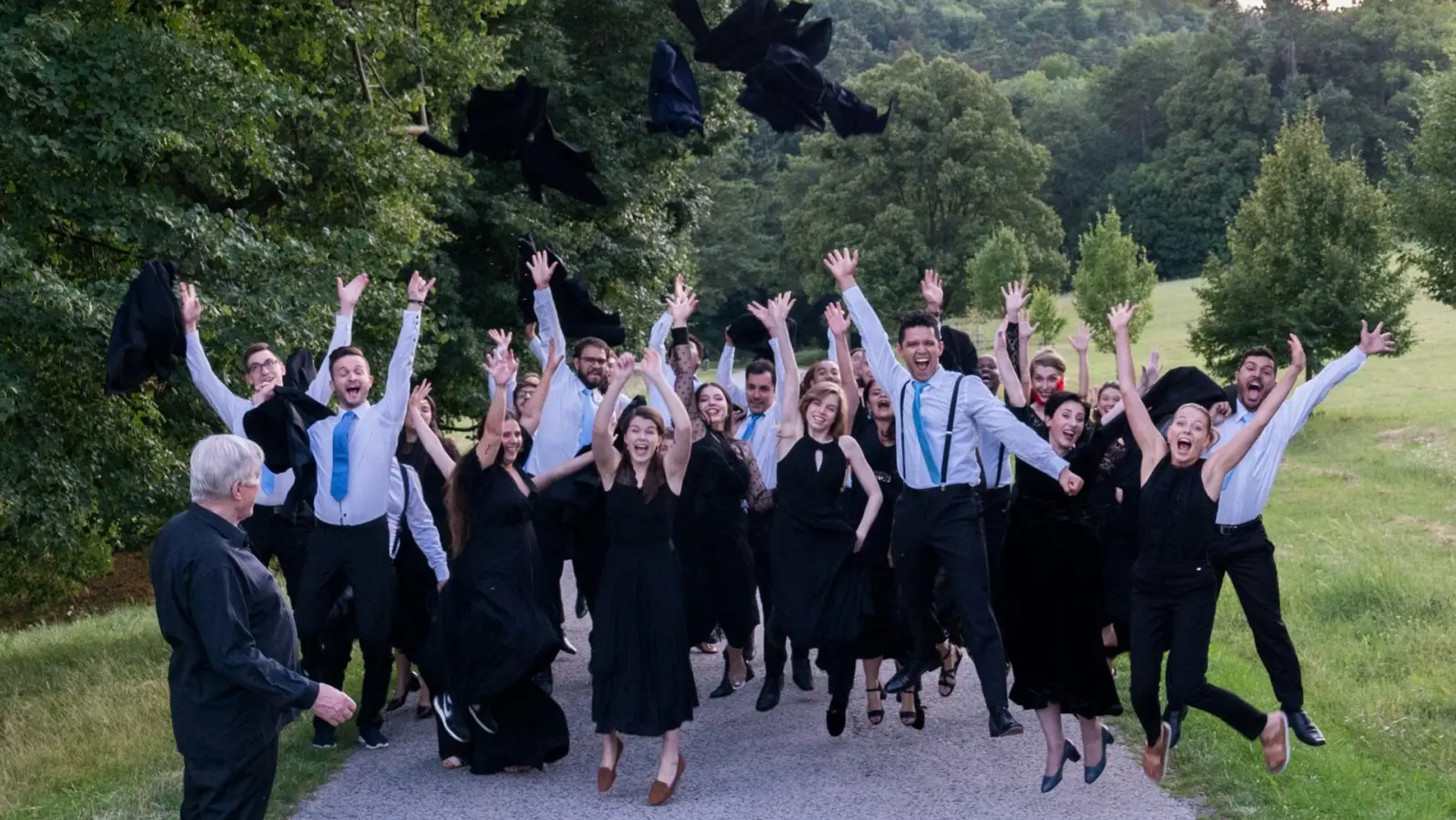 Begeistert dabei: die Sängerinnen und Sänger der Internationalen Chorakademie Rolf Beck. (Foto: Internationale Chorakademie)