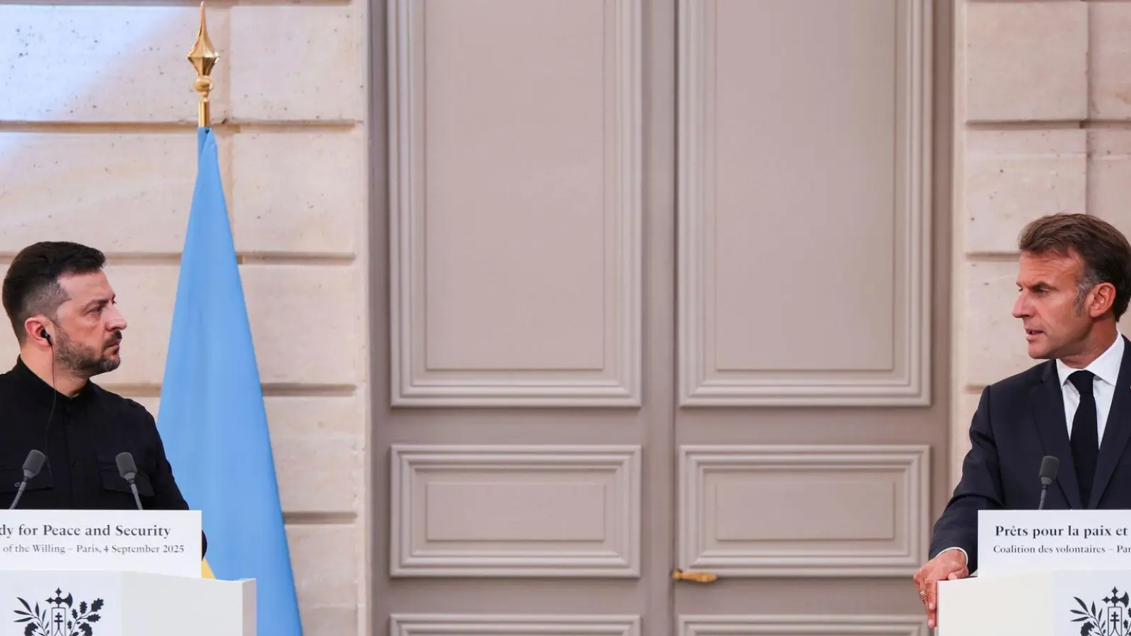 Frankreichs Präsident Macron und sein ukrainischer Kollege Selenskyj hielten eine Pressekonferenz ab. (Foto: Ludovic Marin/Pool AFP/AP/dpa)