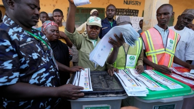 Erstmals seit Nigerias Rückkehr zur Demokratie 1999 hat neben den Kandidaten der zwei vorherrschenden Parteien auch ein Dritter gute Chancen. (Foto: Sunday Alamba/AP/dpa)