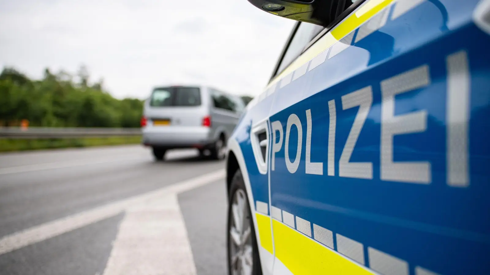 Die Polizei stoppte einen VW Golf, dessen Fahrer eine gefährliche Spritztour durch den Landkreis Neustadt/Aisch-Bad Windsheim unternommen haben soll. (Symbolbild: Guido Kirchner/dpa)