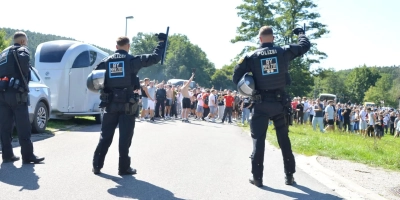 Zum Schanzenfest im August waren noch rund 4000 Besucherinnen und Besucher gekommen. Obwohl kurzzeitig zum Sturm auf die Schanze aufgerufen wurde, blieb es letztlich ruhig. (Foto: Johannes Zimmermann)