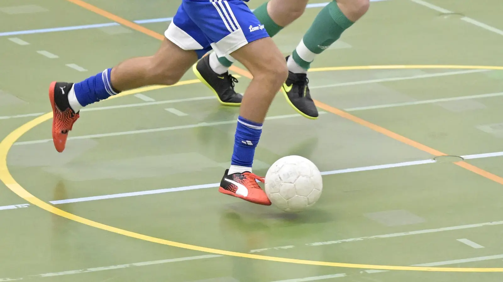 Auch im Fußballkreis rollt der Ball wieder in der Halle. Los geht es bei den Männern kurz nach Weihnachten. (Foto: Martin Rügner)