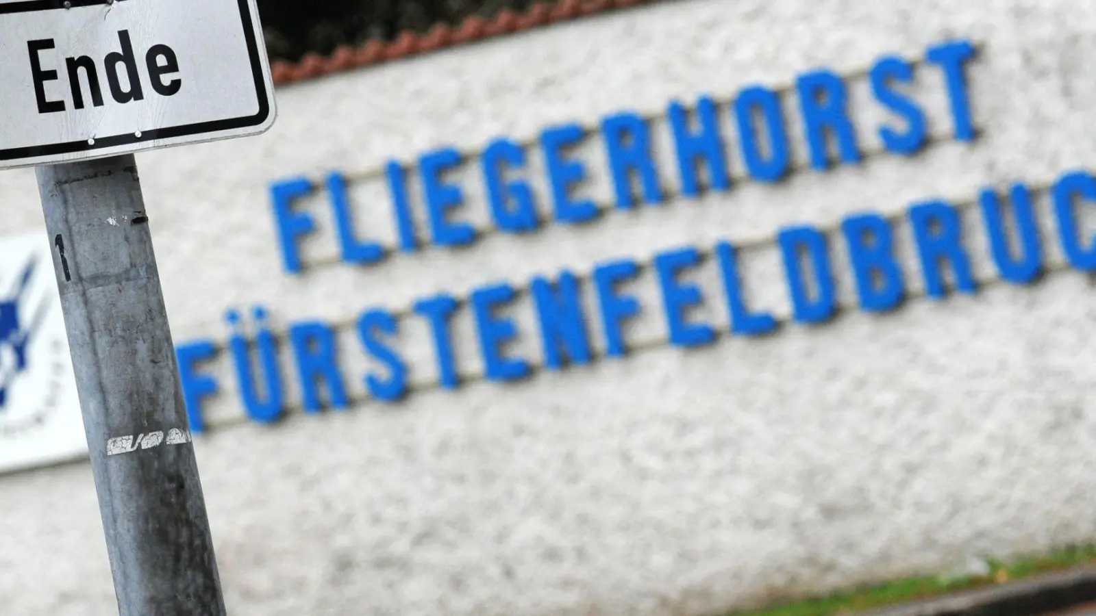 Der Fliegerhorst Fürstenfeldbruck kann auf eine lange und wechselhafte Geschichte zurückblicken. Offenbar sollen hier aber in Zukunft keine Flugzeuge mehr stationiert werden. (Archivbild) (Foto: picture alliance / dpa)