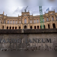 Die Abgeordneten des bayerischen Landtags bekommen ab Juli mehr Geld. (Archivbild) (Foto: Peter Kneffel/dpa)