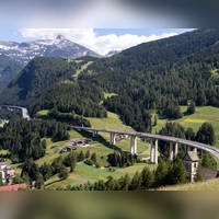 Das Verkehrsaufkommen auf der Brenner-Autobahn ist in den vergangenen Jahren weiter gestiegen. (Archivbild) (Foto: Sven Hoppe/dpa)