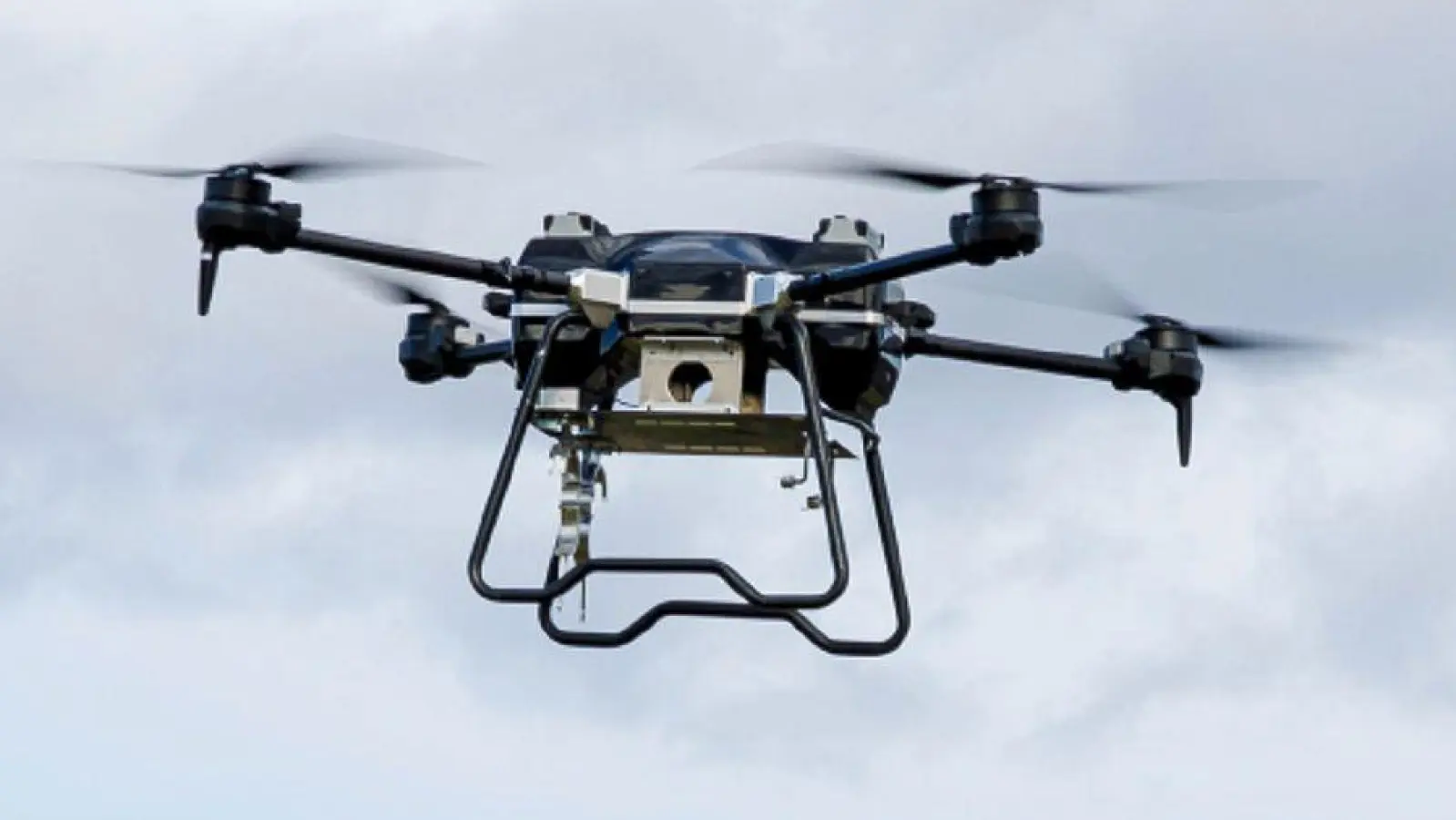 Drohnen sind eine der Hauptwaffen im seit 2022 andauernden russisch-ukrainischen Krieg. (Archivbild) (Foto: Uncredited/AP/dpa)