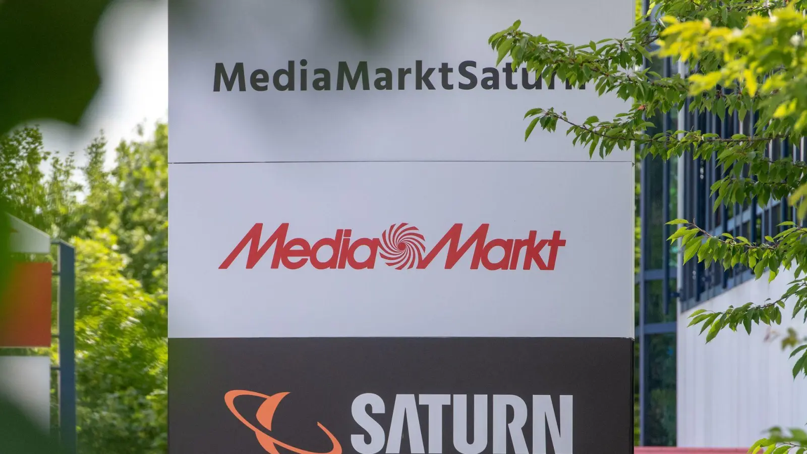 Das Bundeskartellamt billigt Übernahme von Ceconomy durch JD.com. (Archivbild). (Foto: Armin Weigel/dpa)