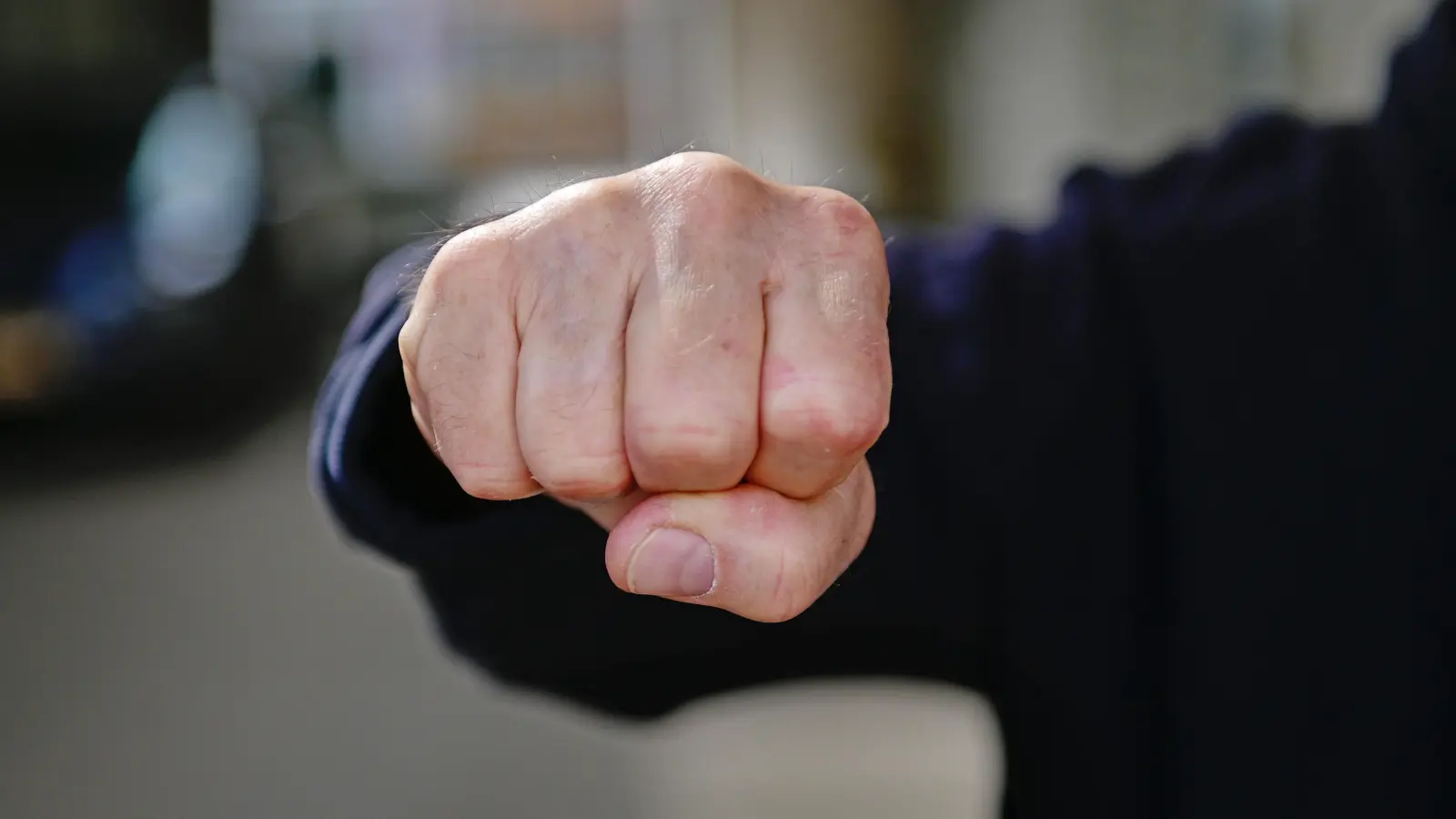 Zweimal schlug ein 14-Jähriger in Neustadt einem anderen Jugendlichen ins Gesicht. (Foto: Anna Beigel)