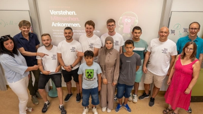 Große Begeisterung herrschte bei der Vorstellung der Übersetzungsbox „Termlate” bei allen Beteiligten in der Mittelschule am Turm. (Foto: Mirko Fryska)