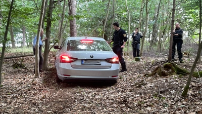 Etwa einen Kilometer war der Senior im Wald unterwegs, bis er die Orientierung verlor und einen Notruf absetzte. (Foto: Polizei)