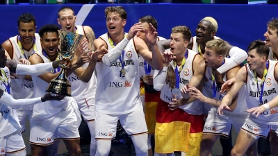 Als Weltmeister sind die deutschen Basketballer automatisch bei Olympia dabei. (Foto: Matthias Stickel/dpa)