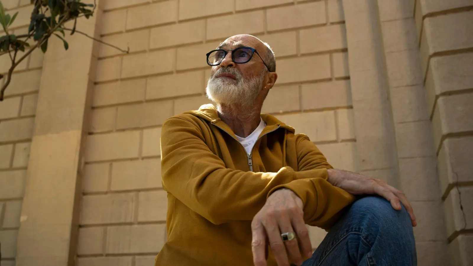 Umziehen, eine neue Partnerschaft - was ist richtig für mich? Das kann man herausfinden. Garantien gibt's aber nicht. (Foto: Olga Smolina/Westend61/dpa-tmn)