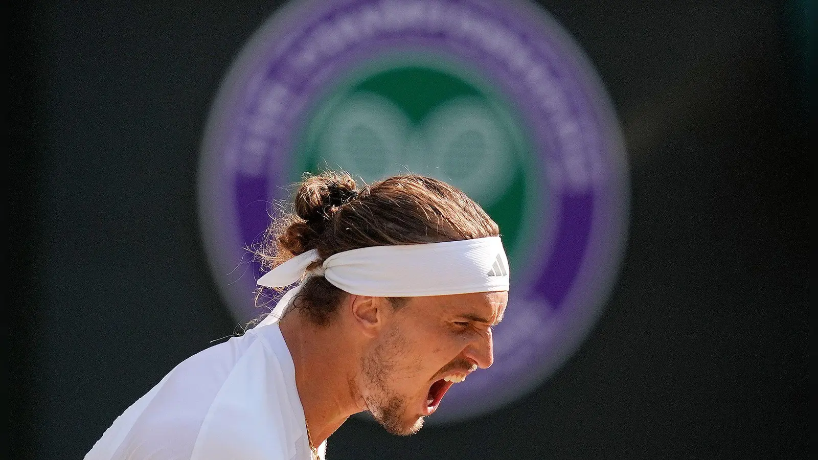 Emotional feierte Alexander Zverev im Viertelfinale gegen Taylor Fritz wichtige Punktgewinne. (Foto: Andrew Matthews/PA Wire/dpa)