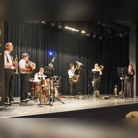 Die „BlechMafia” bot mit Matthias Eckart, Charly Hopp, Wolfgang Schniske, Susumu Kakizoe, Stephen Jenkins und Regina Scherer (von links) ein niveauvolles Programm. (Foto: Anita Dlugoß)