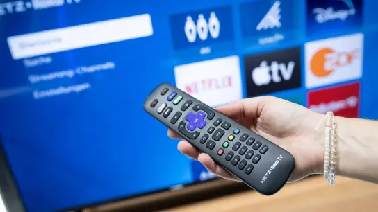 IFA-Neuheit: Mit Metz und TCL werden die ersten beiden TV-Hersteller Modelle mit Roku als TV-Betriebssystem auch auf den deutschen Markt bringen. (Foto: Florian Schuh/dpa-tmn)