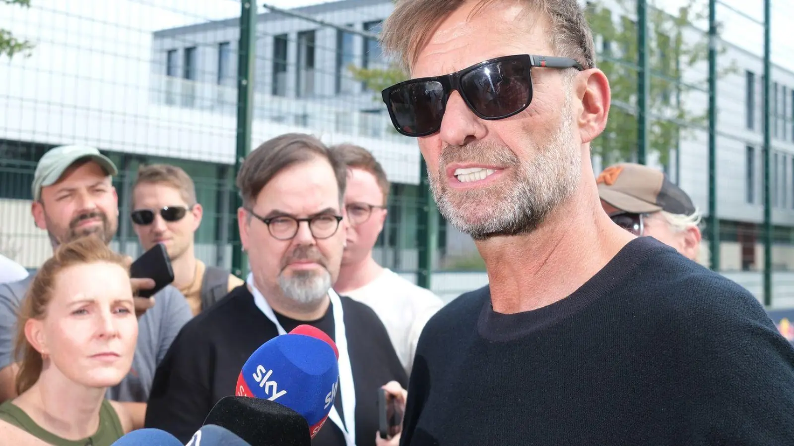 Er steht unweigerlich im Fokus: Jürgen Klopp. (Foto: Sebastian Willnow/dpa)